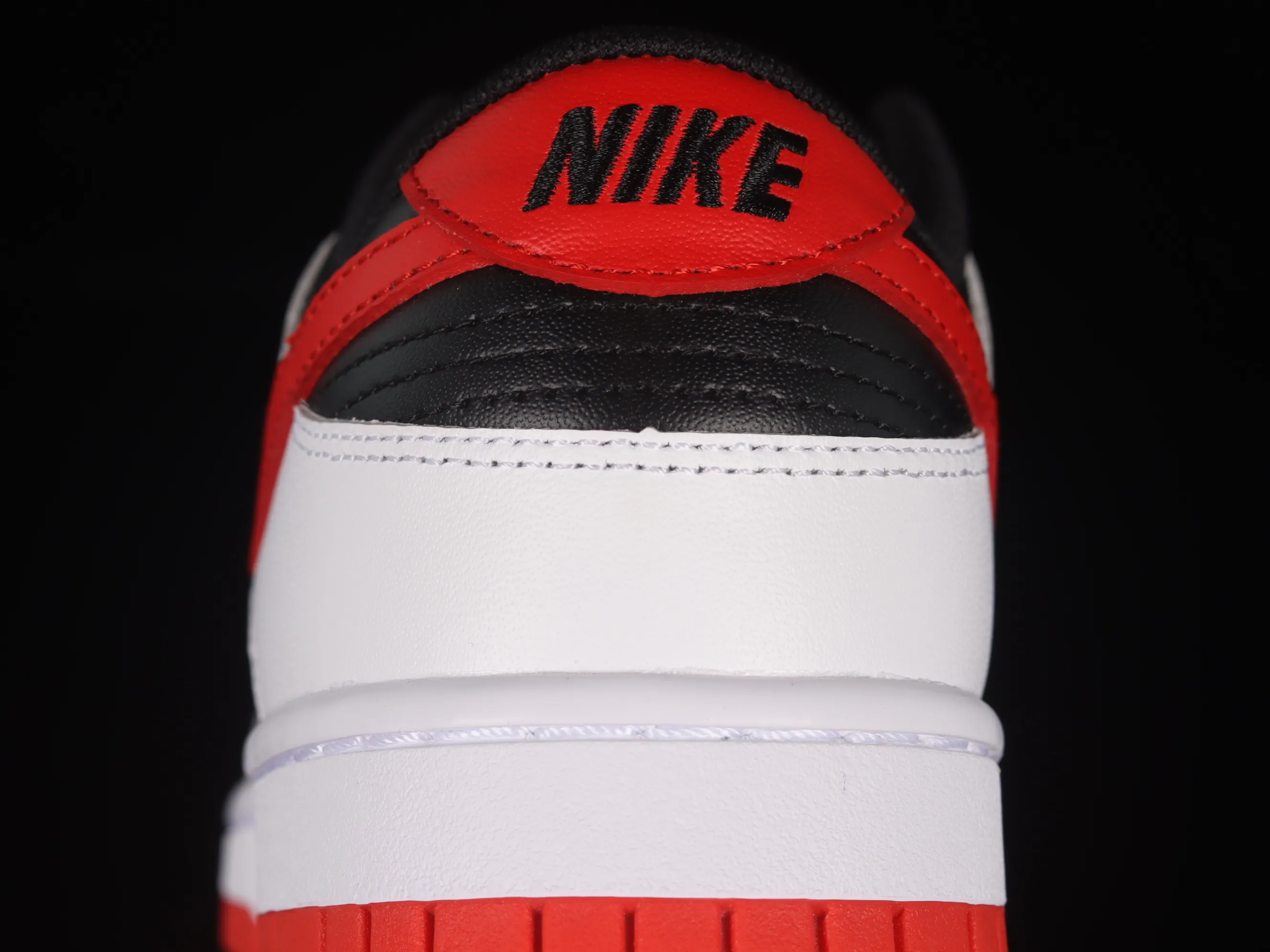 All categories Nk SB Dunk series Nk SB Dunk Low low-top sneakers Nk Dunk Low white, black and red color matching SB low-top sports and leisure sneakers FD9762-061